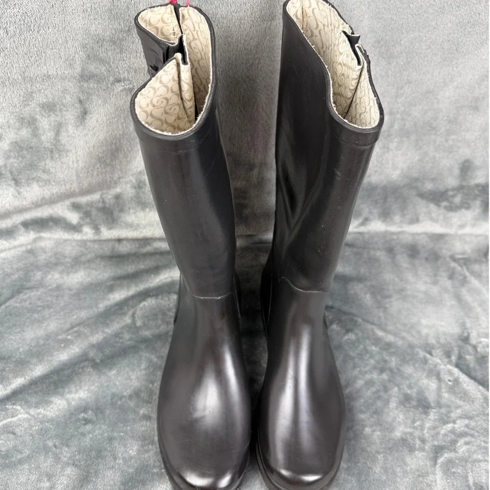 chooka stride confidently